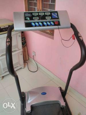Treadmill in perfect working condition with all