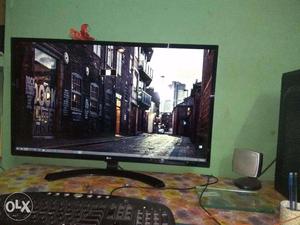 Urgent Sale - LG 32 Inches Led Moniter with 2.5 Year