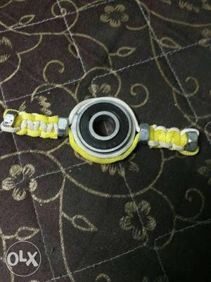 White And Yellow Braided 2-blade Hand Spinner