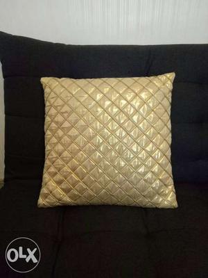 Gold Cushion cover (16"x16")