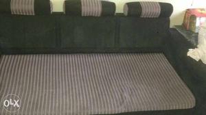 Sofa combed in nice condition