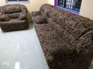 3-piece Brown And White Paisley Pattern Living Room Set