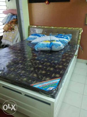 6 x 5 Brand new bed at factory outlet with mattress
