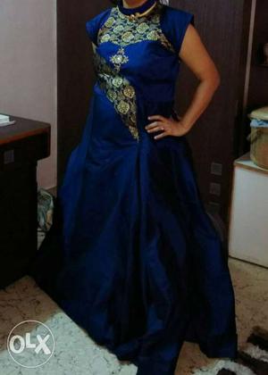 Blue And Gold-colored High-neck Cap Sleeve Gown
