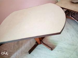 Good dining table 4×4 dimensions negotiatable