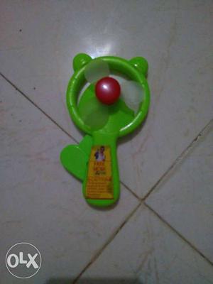 Green Plastic Hand 3-bladed Toy Fan