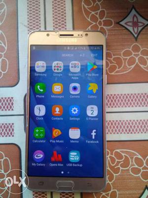 Samsung J7 4G mobile.only 8 month old Bill ke
