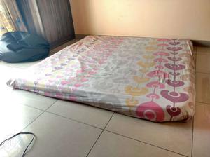 Springwel king size mattress in good condition.
