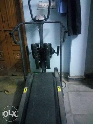 Black 3-in-1 Treadmill