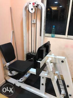 Black And White Exercise Equipment body solid company