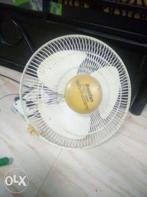 Wall fan in very good condition