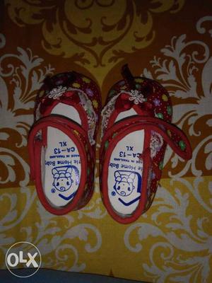9-12 months baby girl shoes.. its brand new...