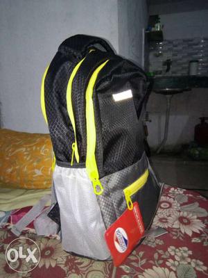 American Tourister  ka Bag  me 2 days, Unused and