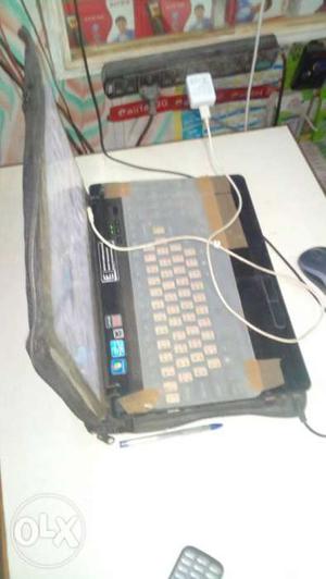 Black Laptop Compter