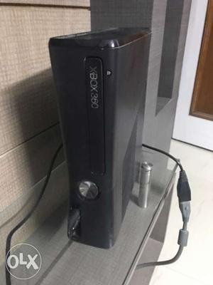 Black Xbox 360 S (US) Game Console