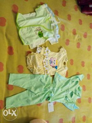 Brand new baby girl clothes worth  only for 700.total 5