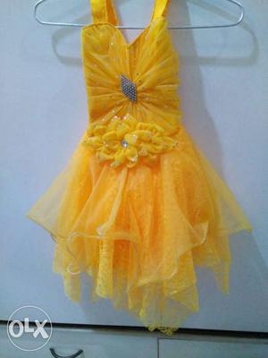 Brand new mango yellow dress size 24 for girls...
