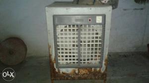 Cooler in good condition...with Cormpton kit