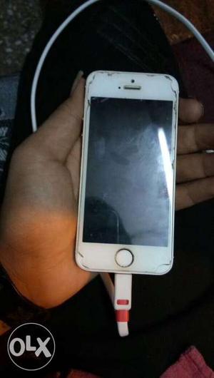 Hello guys I want to sell my I phone 5s 16 gb