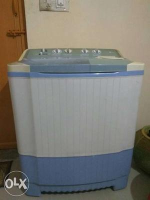 LG 6.5 semi automatic washing machine in a very