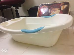 Pet bath tub - can be used to give bath to small