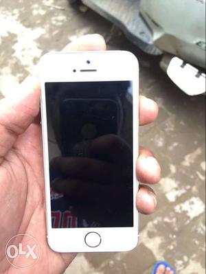 Sell iphone 5s gold 16 gb with charger and box
