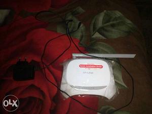 Tp link router with charger