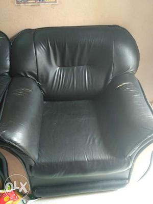 2 chairs available, if u need nly one no problem