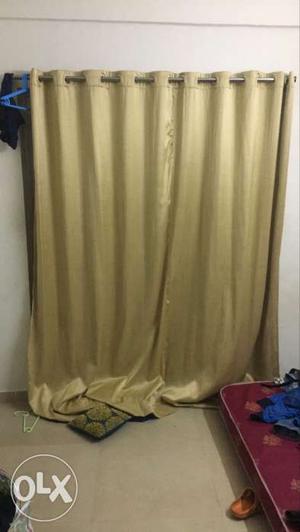 2 curtains full size with rode.