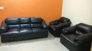 3+1+1 sofa set available