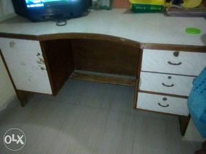 A good condition counter table less used "';/