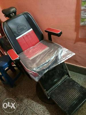 Black And Red Salon Chair