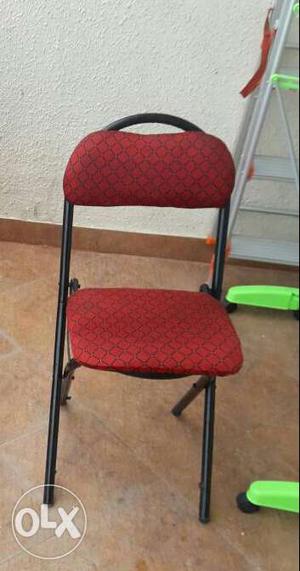 Black Metal Base Red Padded Folding Chair