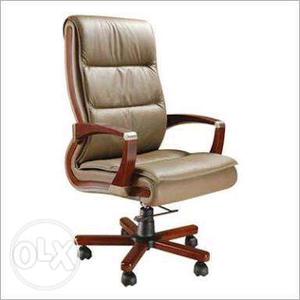 Brand new chair in a very cheap rates with 2 yr