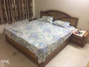 Double bed with matteress with 2 side tables pure