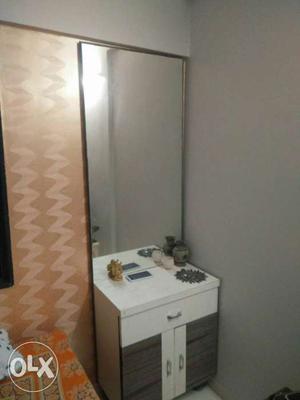 Dressing table with storage cabinet just new