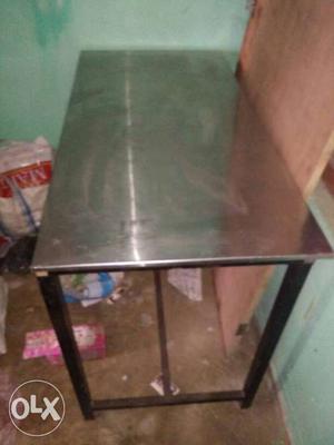 Its stainless steel table for sale. (Not use)