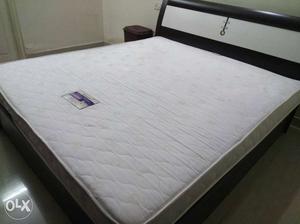 Royal Oak White Mattress in excellent condition, as good as