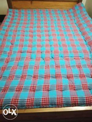 Teal And Red Checkered Mattress Size 6.5X 6 Feet, around 18