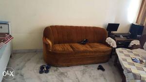 Very urgent sale in good condition 5 seater sofa bcz sefting