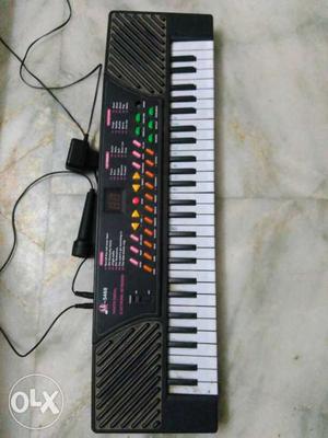 Black Electronic Piano Keyboard