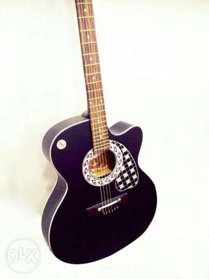 Givson type guitar, semi acoustic hollow, this is
