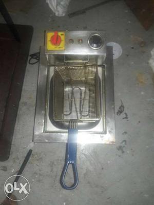 6 Ltr Fat fryer is available..