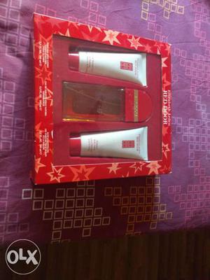 Elizabeth Arden red door gift set with perfume,