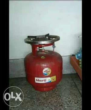 It is a 5 litres portable gas stove.