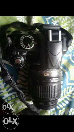 M want to sell me nikon camera d with lens