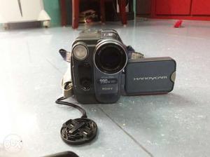 SONY CCD TRV328 Hi8 video Handy camera.
