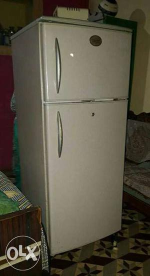 Want to sell fridge, good condition, 100% working