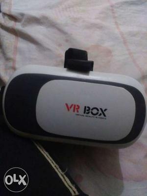 White And Black VR Box Headset