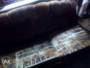 5 Seater sofa set in running condition for sale
